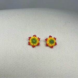 Source Unknown Red Yellow Green Seed Bead Flower Rings